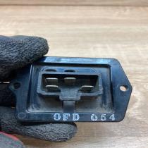 0FD054   Heater blower motor/fan resistor Mitsubishi Pajero
