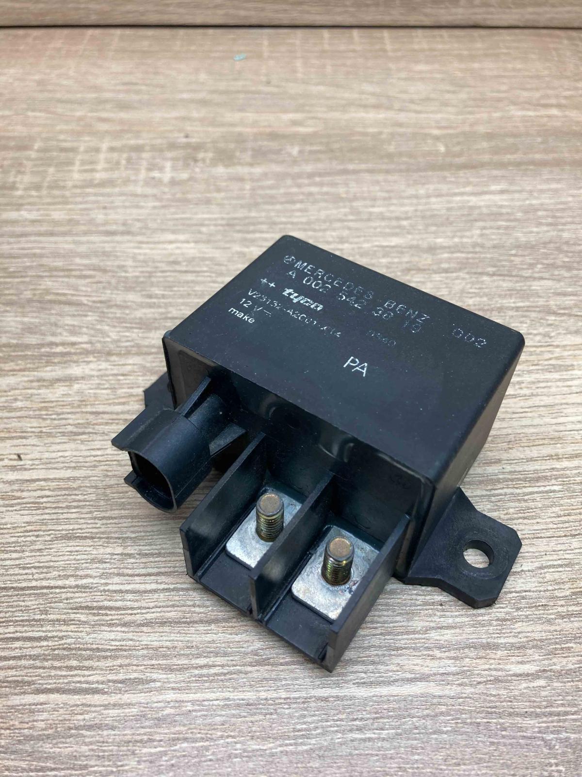 A0025423819   Glow plug pre-heat relay Mercedes-Benz E W211