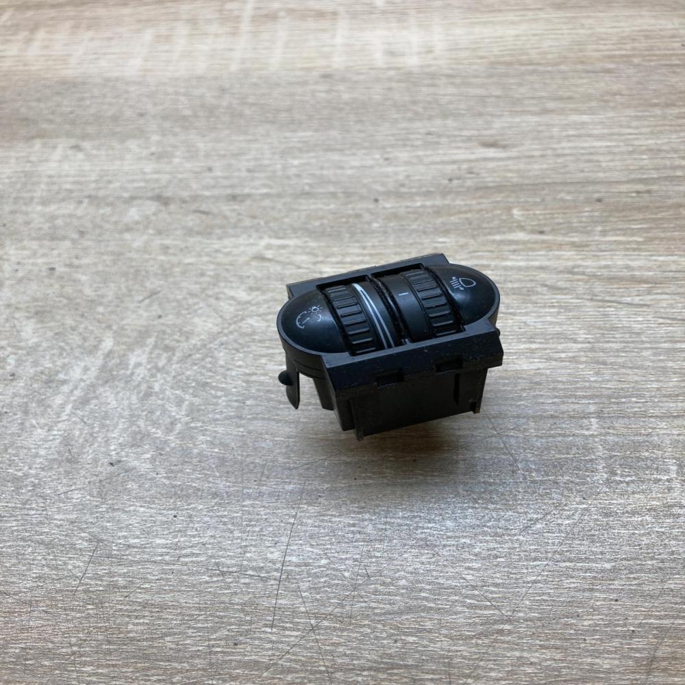 1K0941333D   Headlight level height control switch Volkswagen Golf V