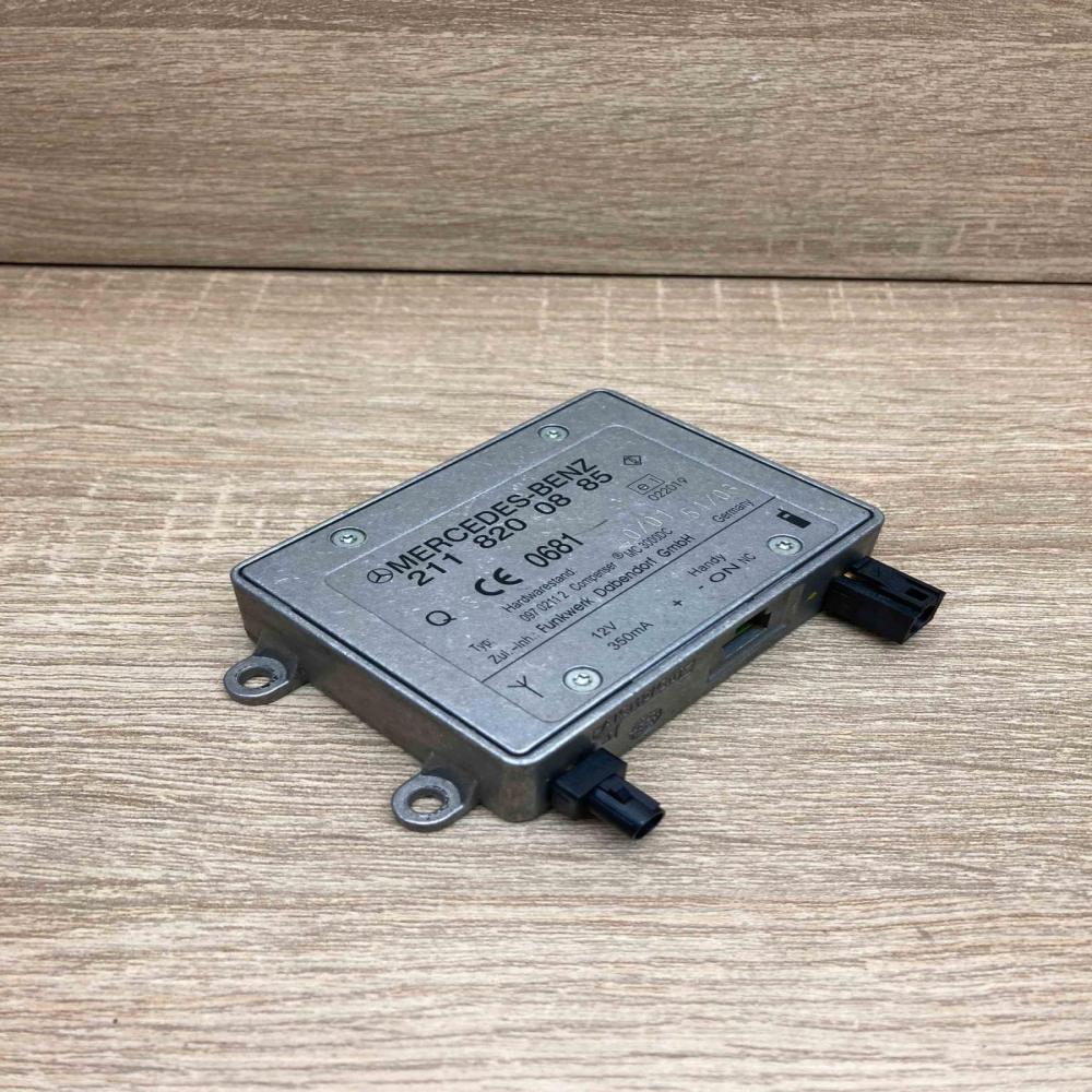 2118200885   Aerial antenna amplifier Mercedes-Benz E W211