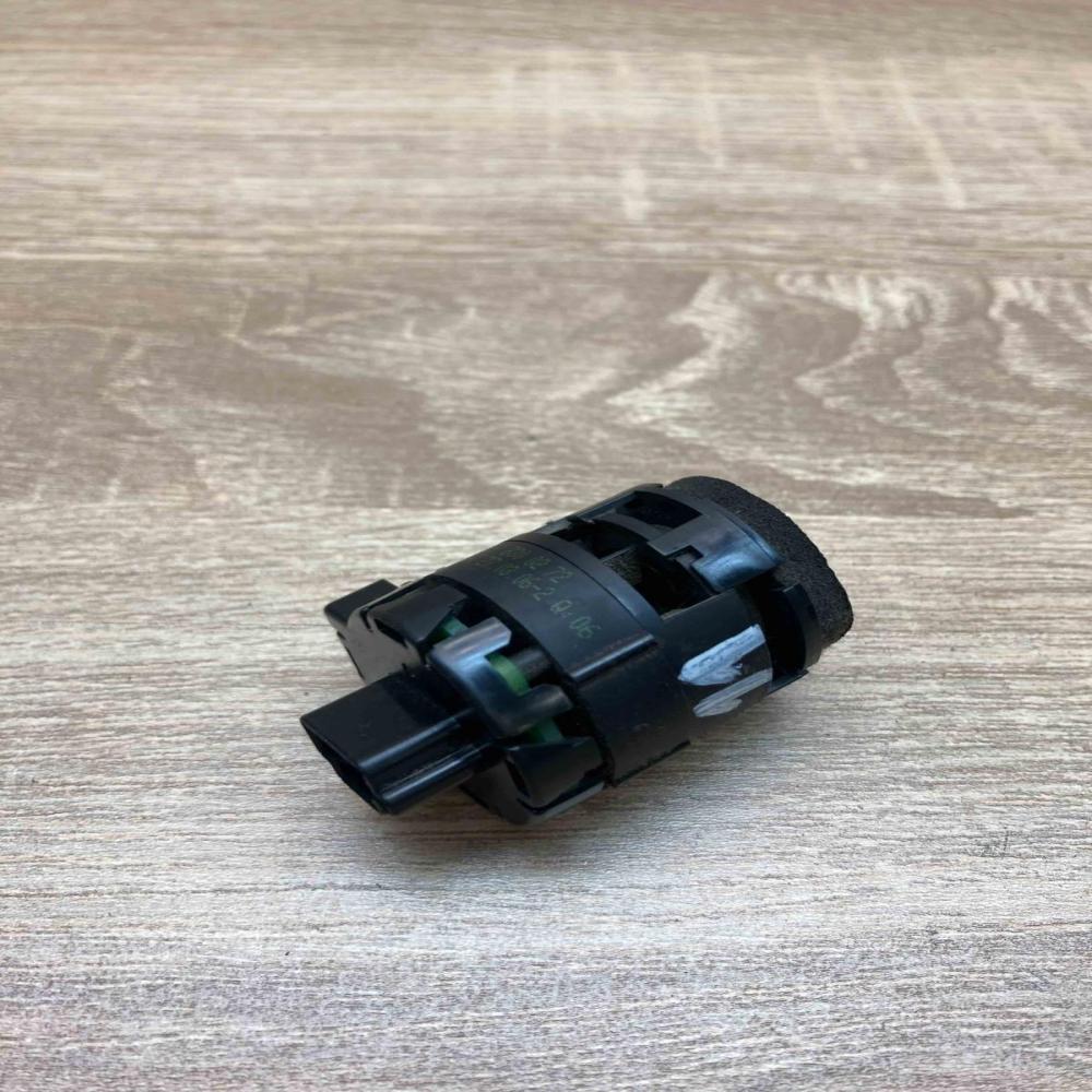 A2118300272   Interior temperature sensor Mercedes-Benz E W212