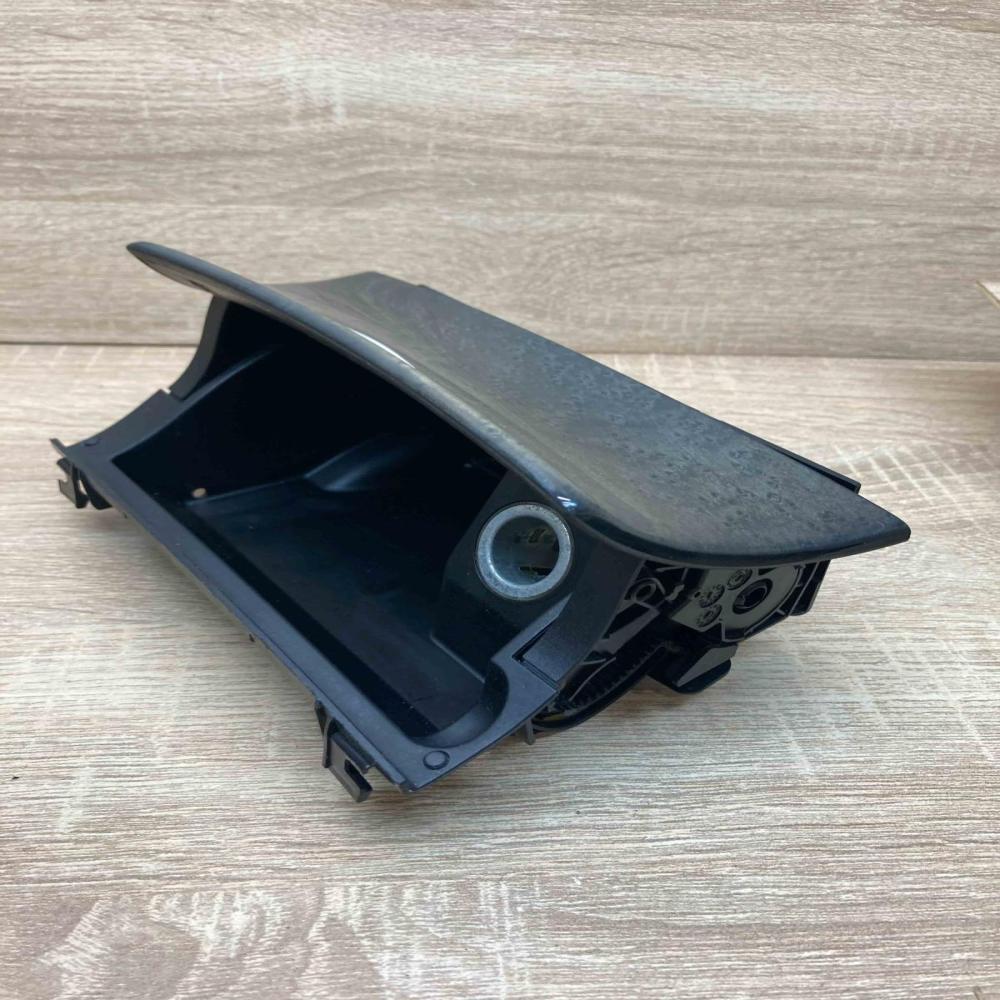 A2118101330   Car ashtray Mercedes-Benz E W211