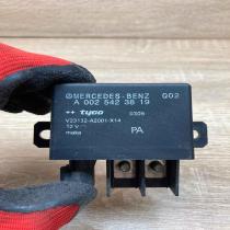A0025423819 V23132 A2001 X14  Glow plug pre-heat relay Mercedes-Benz E W211
