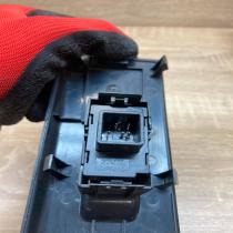 74231 0F030   Electric window control switch Toyota Corolla Verso AR10