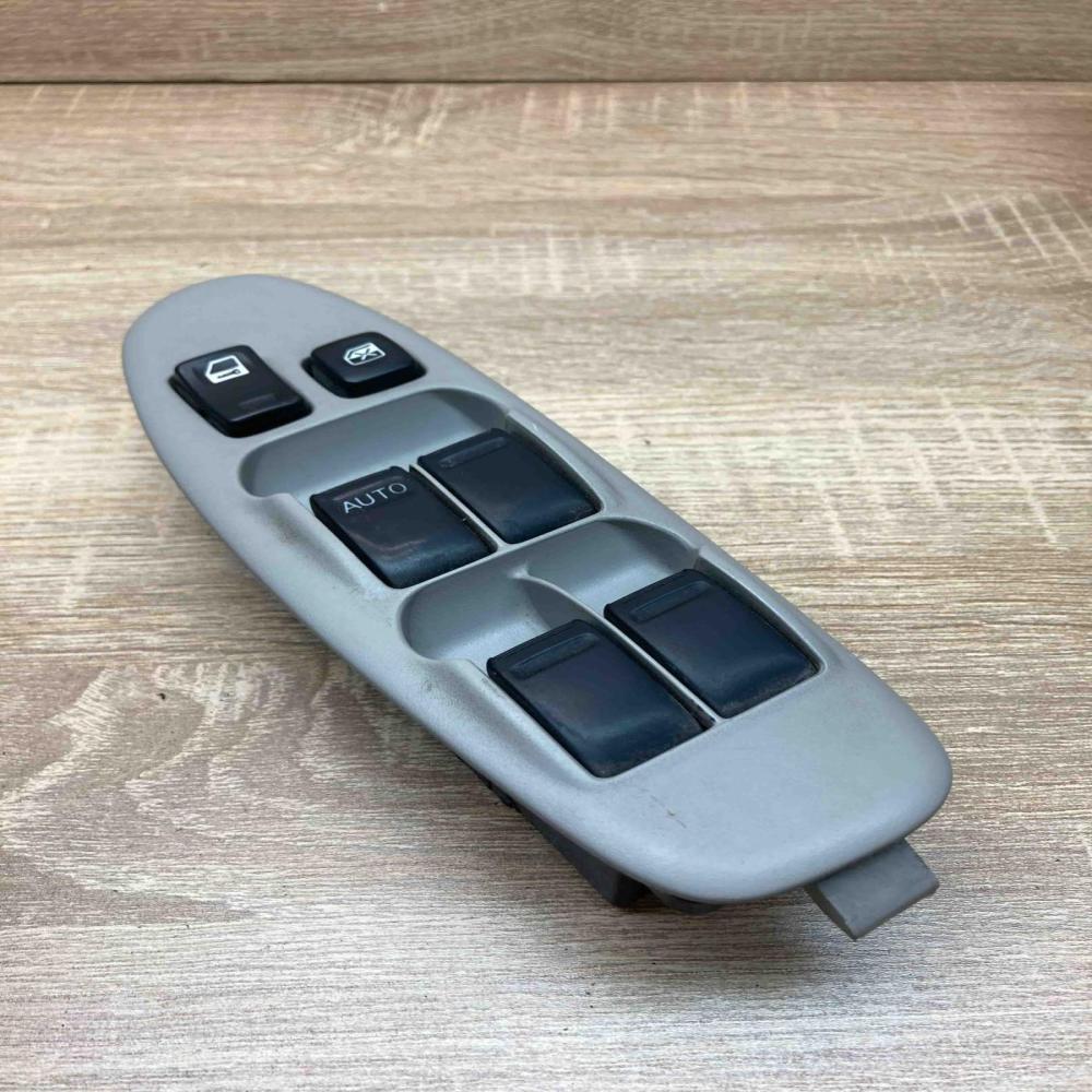 80961 BU400   Electric window control switch Nissan Almera Tino