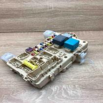 89221 0F010   Fuse module Toyota Corolla Verso AR10