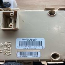 89221 0F010   Fuse module Toyota Corolla Verso AR10
