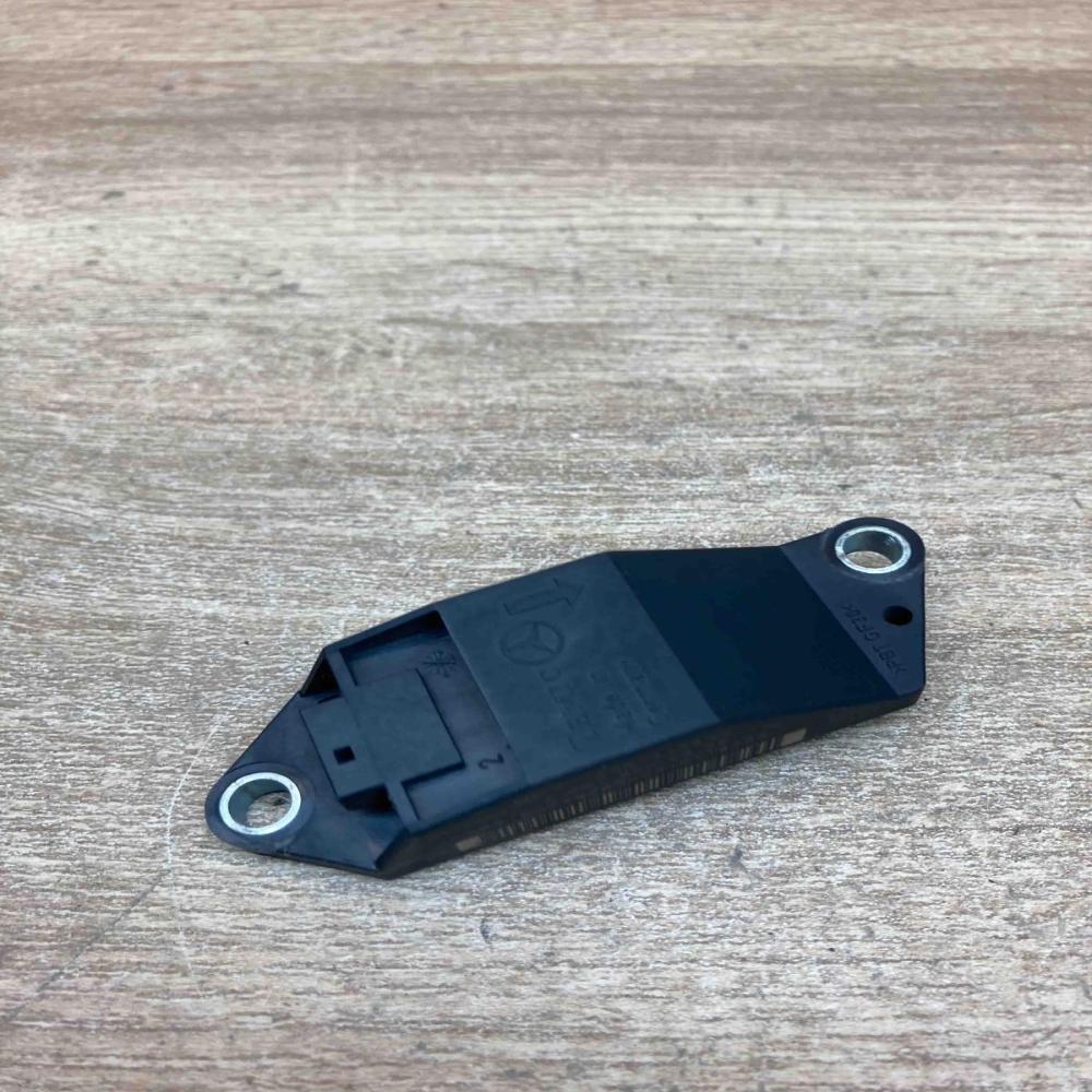 A0018209326   Airbag deployment crash/impact sensor Mercedes-Benz E W211