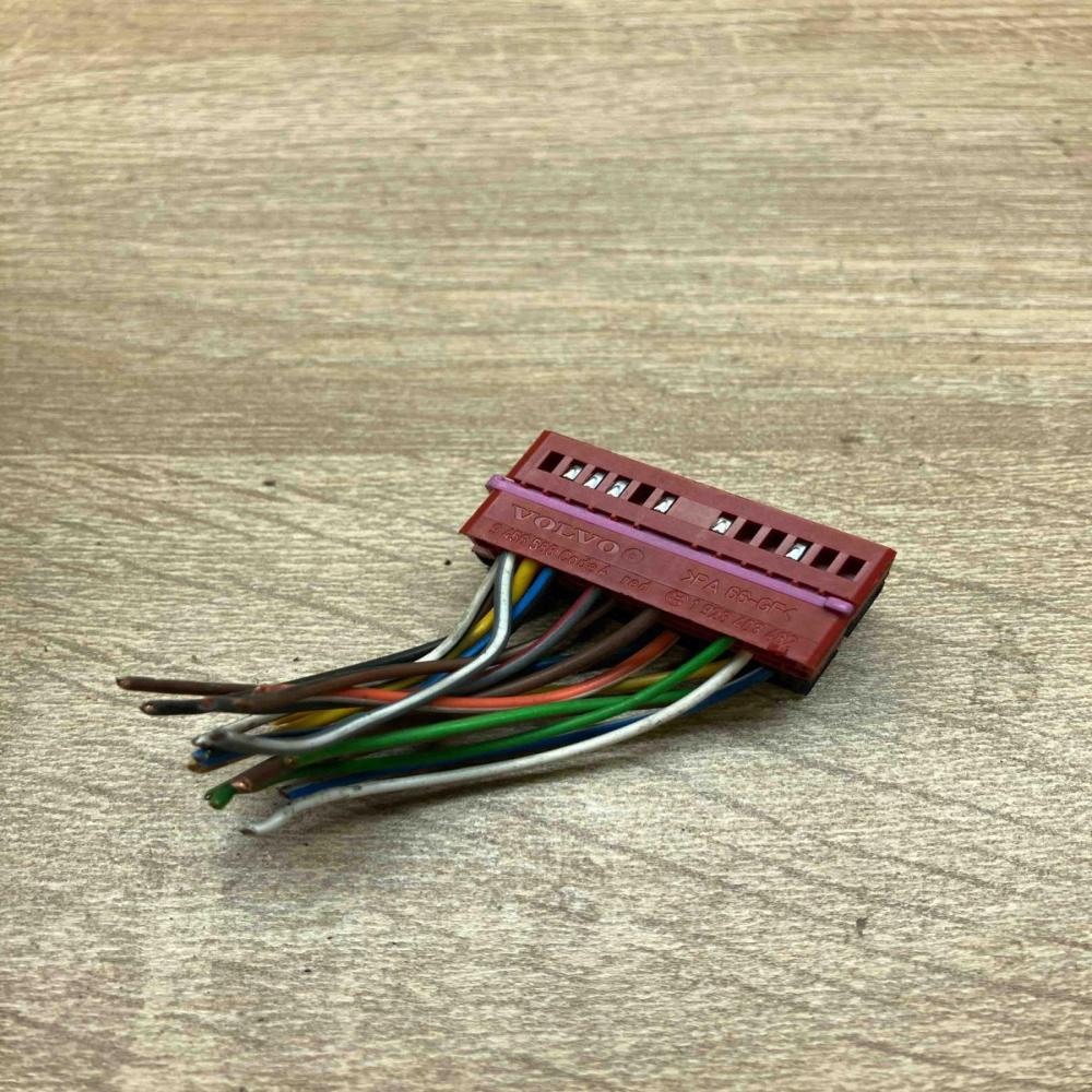 9456586 1928403480  Plug wire Volvo V70
