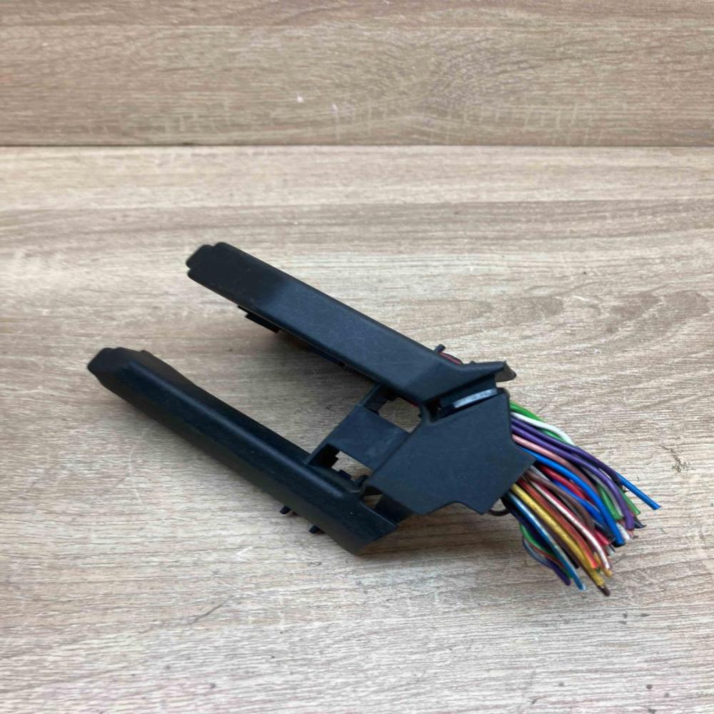 9187012 1928403412  Plug wire Volvo V70