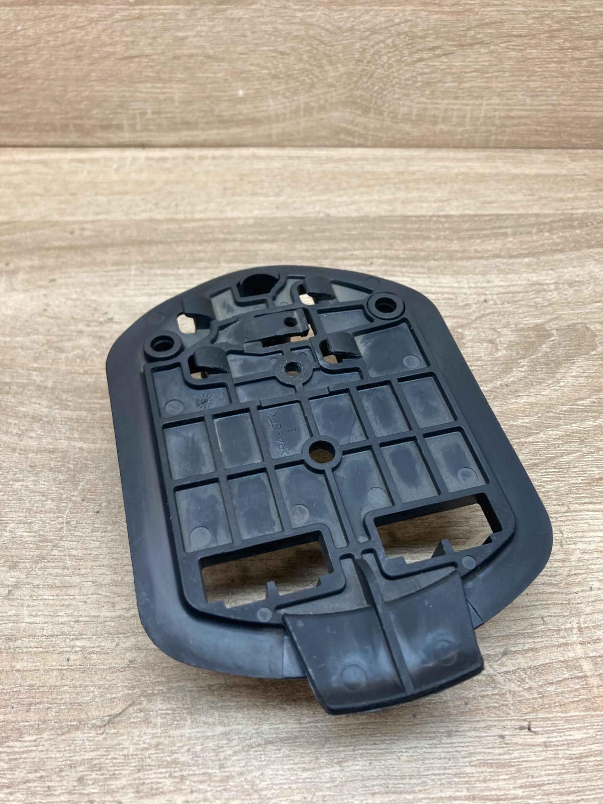 2118900514   Hazard Warning Triangle Mounting Bracket Mercedes-Benz E W211