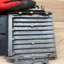 S105961001B  16V 1 6L Engine control unit/module ECU Renault Laguna I
