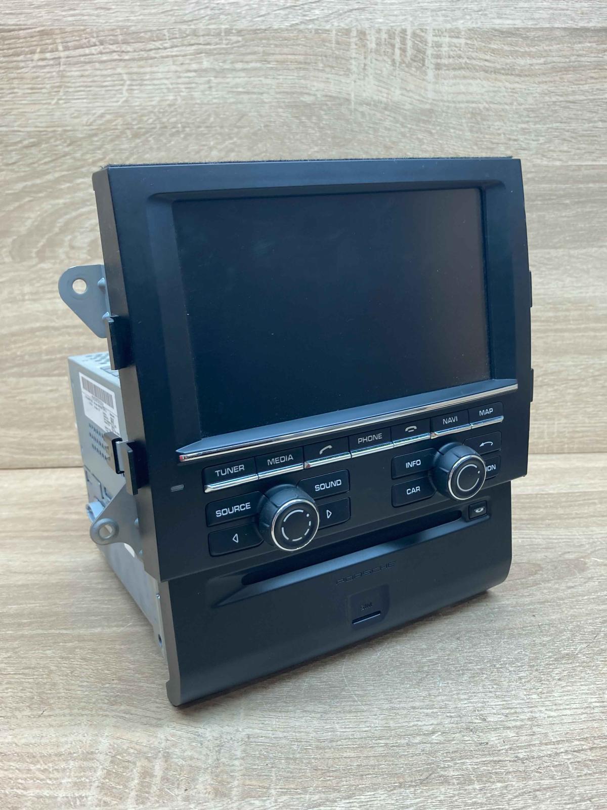 7PP035593E 7PP919193BJ  Radio/CD/DVD/GPS head unit Porsche Macan