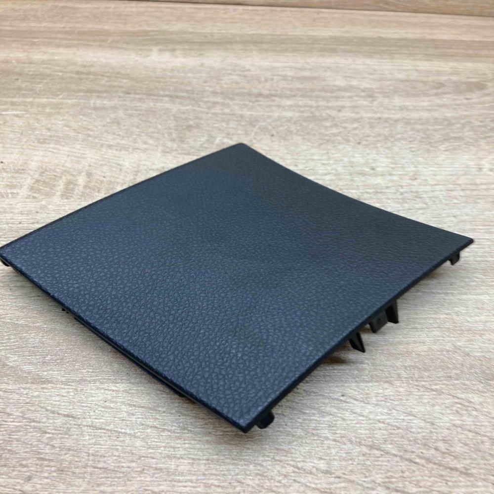 A2046820116   Other interior part Mercedes-Benz C W204