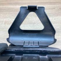 A2048900114   Hazard Warning Triangle Mounting Bracket Mercedes-Benz C W204