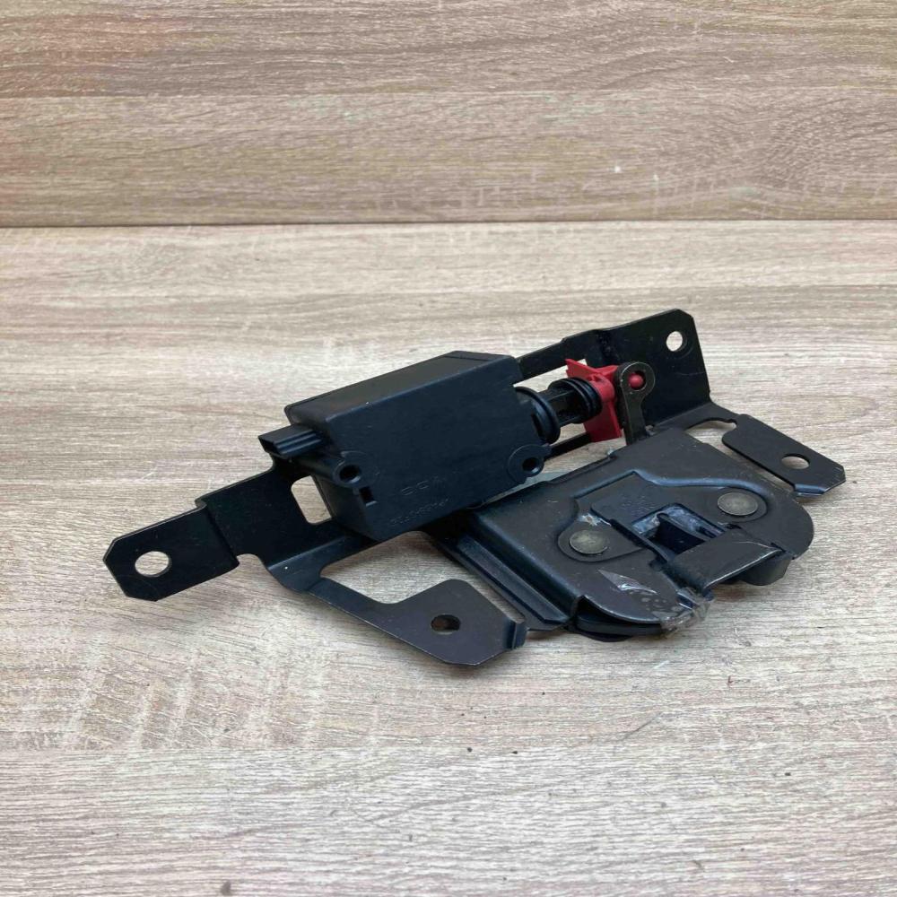 7057364   Tailgate/trunk/boot lock/catch/latch BMW 3 E46