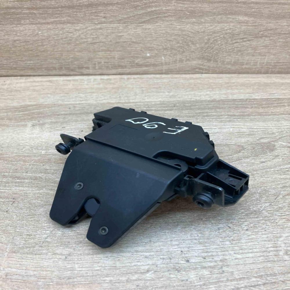 7840617   Tailgate/trunk/boot lock/latch/bracket BMW 3 E90 E91
