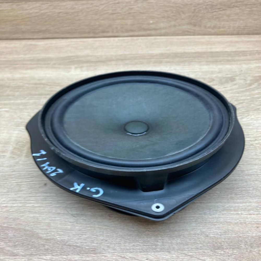 A2049062401   Front door speaker Mercedes-Benz C W204