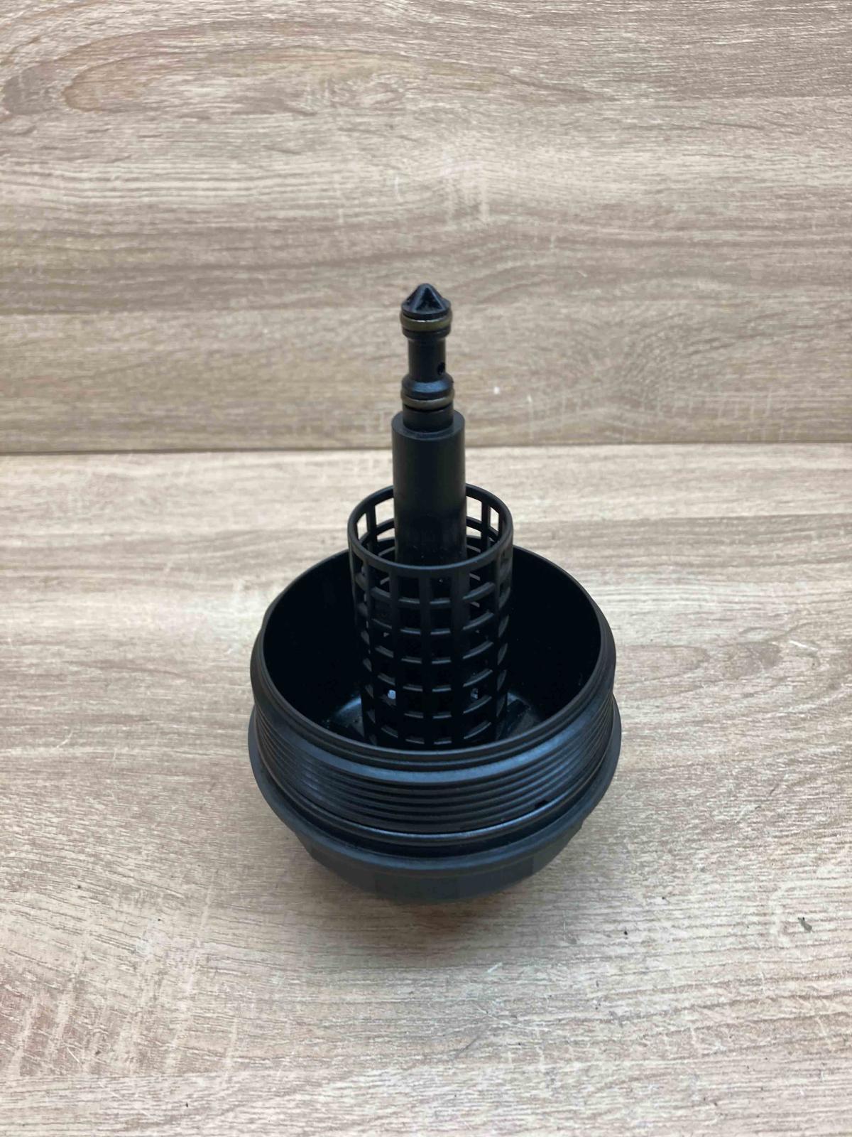 1744000   Oil filter cover BMW 7 E38