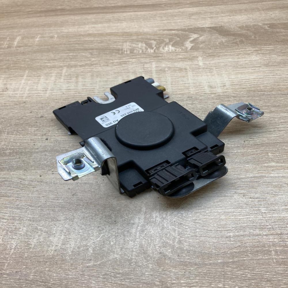 8P0035225   Aerial antenna amplifier Audi A3 S3 8P
