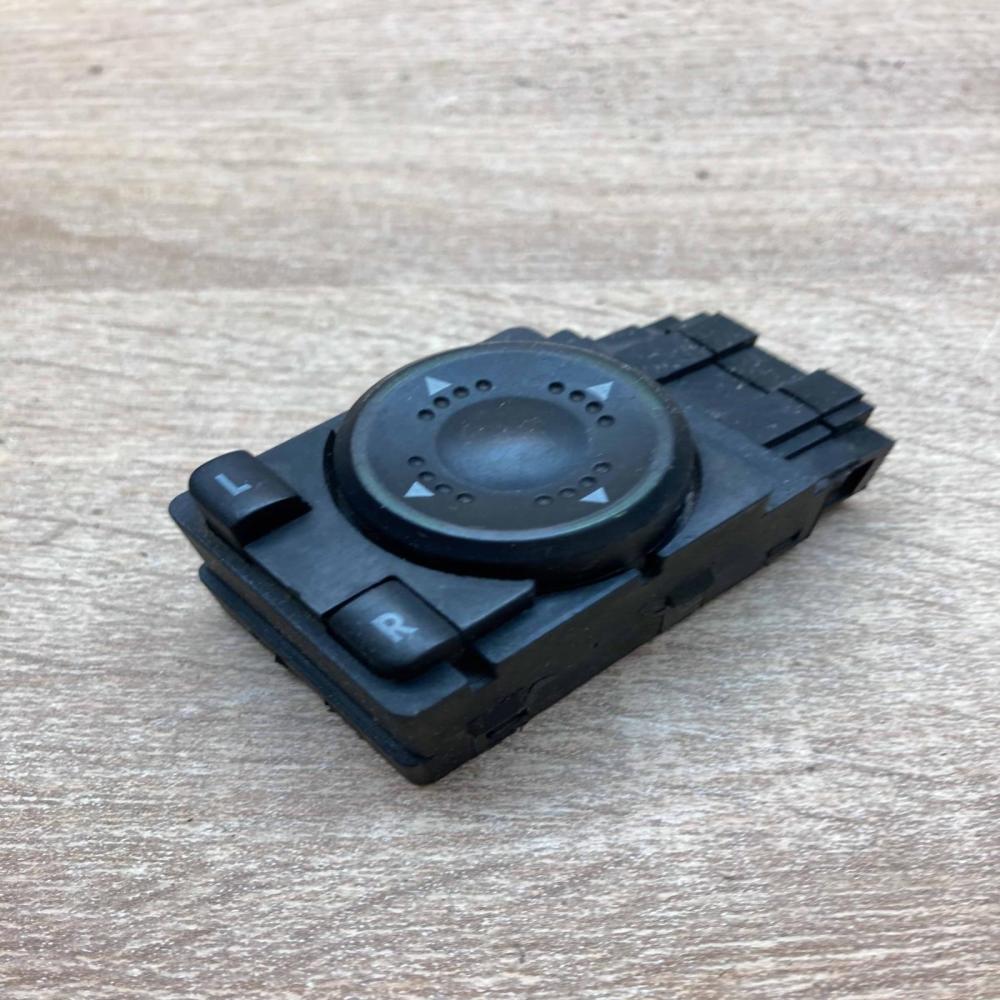 VW Mirror Switch   Wing mirror switch Volkswagen Touareg I