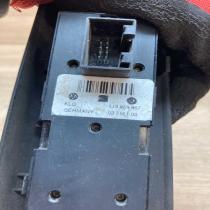 1J3959857   Electric window control switch Skoda Fabia Mk1 (6Y)