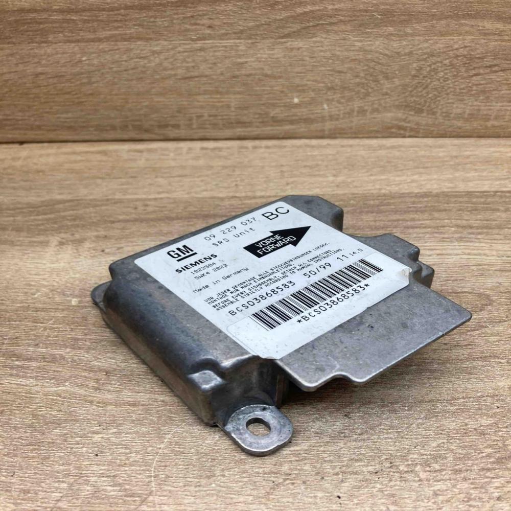 09229037 5WK42923 Used Airbag control unit/module Opel Vectra B