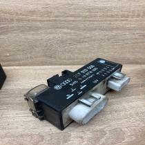 357919506 898718000  Coolant fan relay Volkswagen Sharan