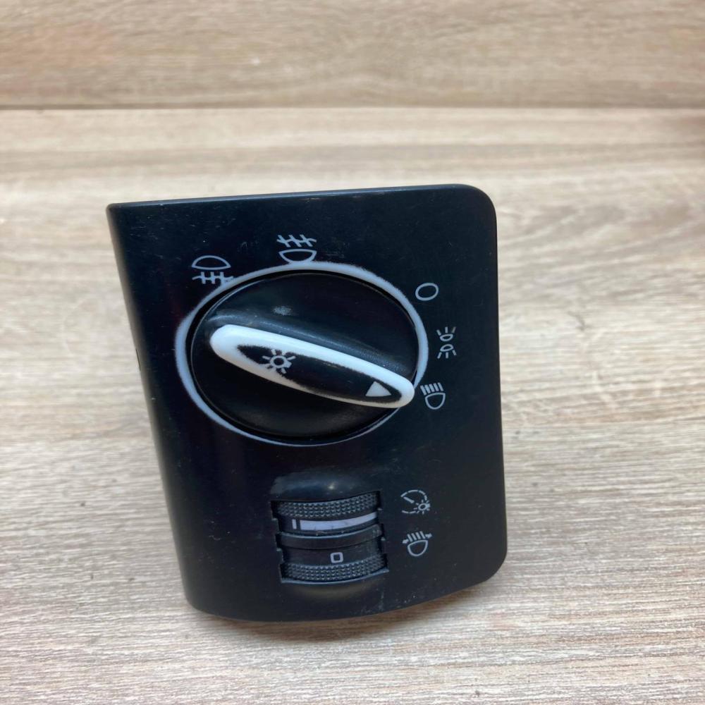 4B1941531C   Light switch Audi A6 S6 C5 4B