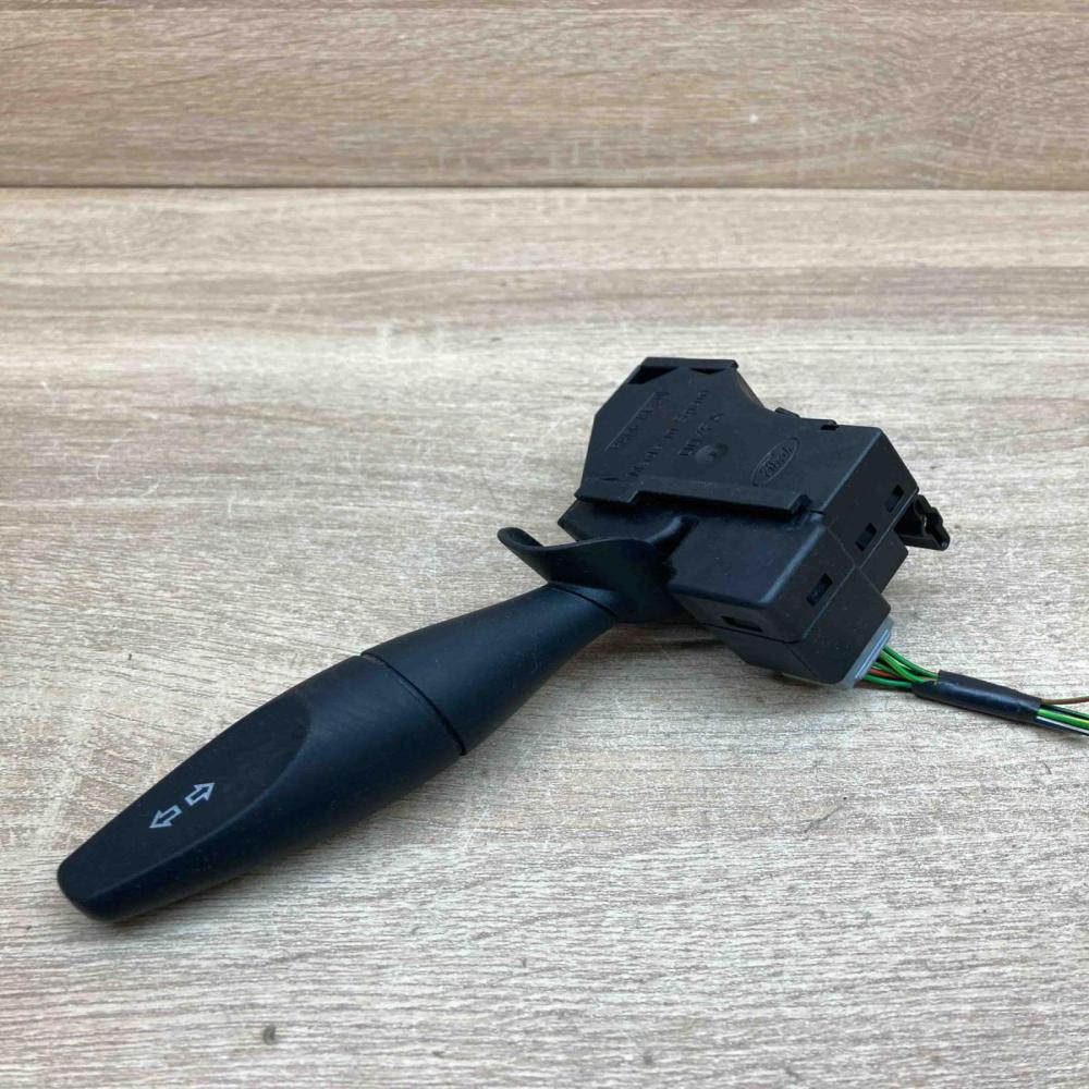98AG13335 AE  With Plug Wiper turn signal indicator stalk/switch Ford Focus