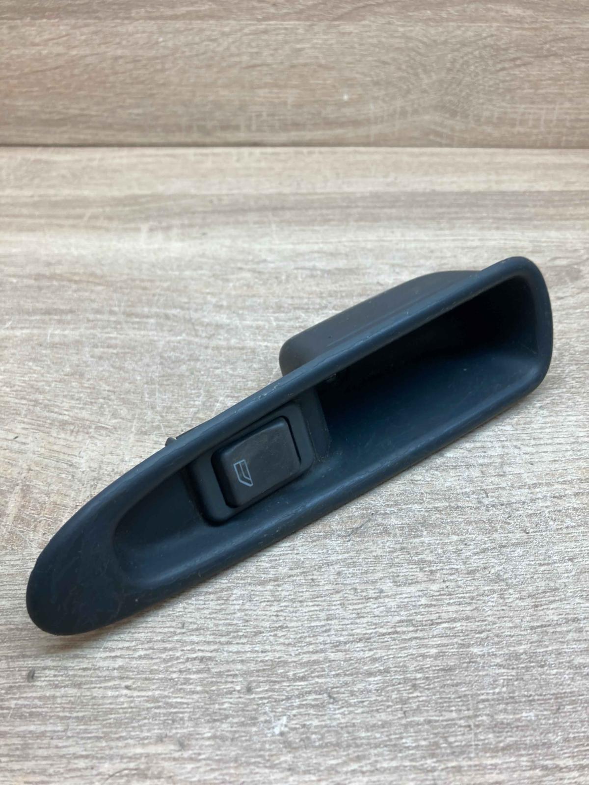 821424 03458028  Electric window control switch Volvo S40, V40