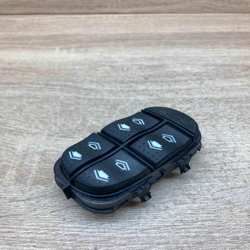 98AB 14A132 DE 03162252  Electric window control switch Ford Focus