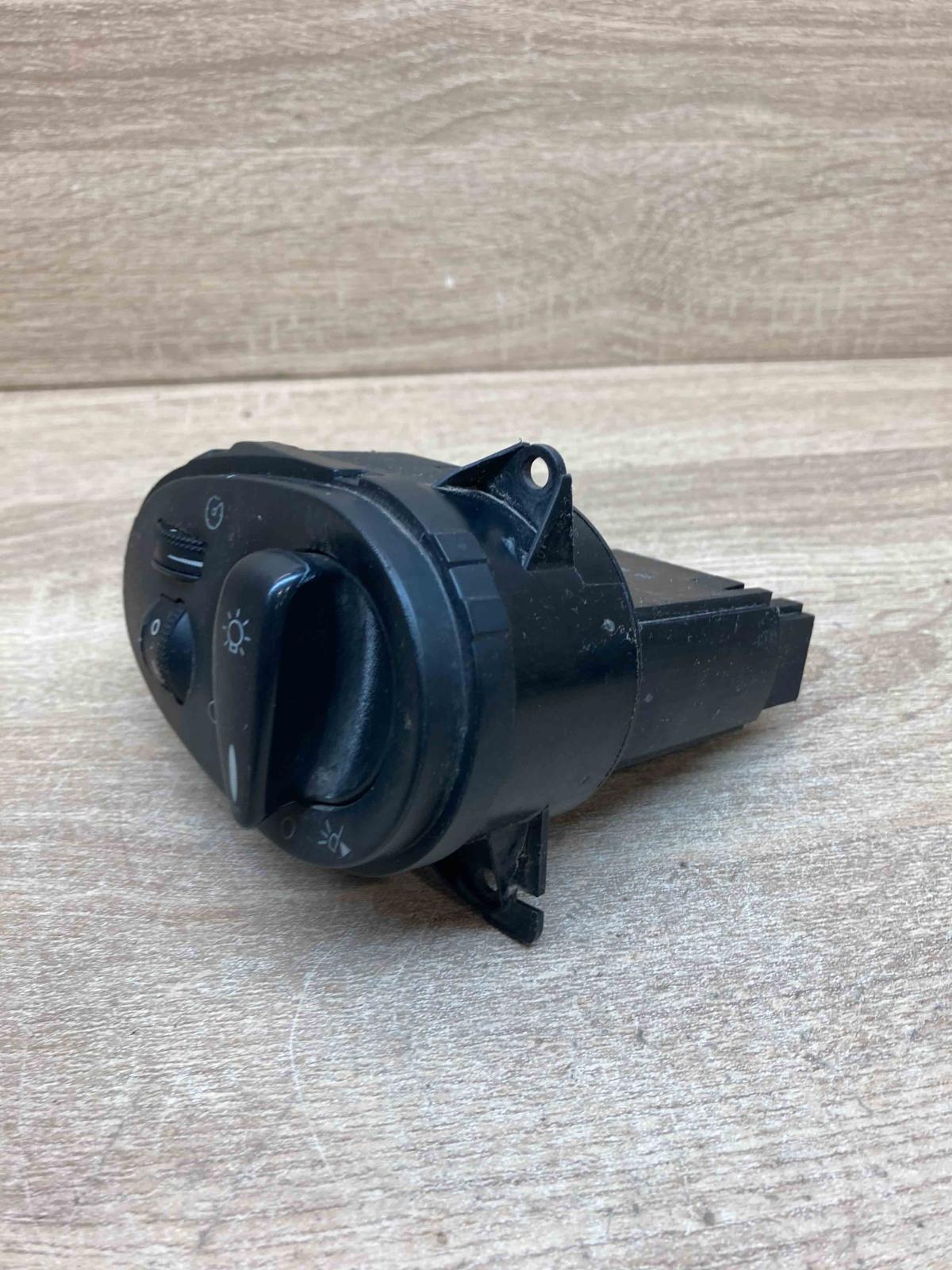 98AG 13A024 BG 990302C  Light switch Ford Focus