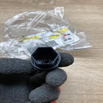 7D0601173A   Wheel nut cap/cover Volkswagen Transporter - Caravelle T4