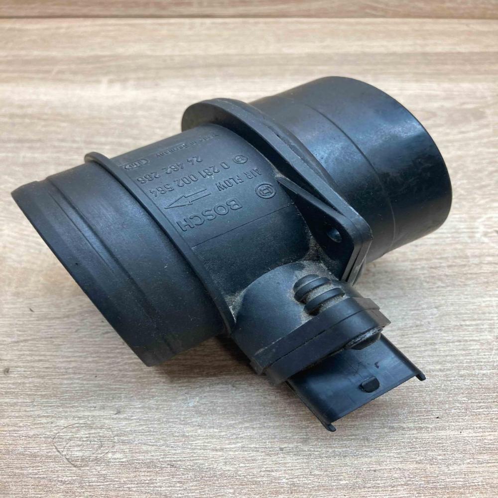 24462266 0281002564  Mass air flow meter Opel Omega B2