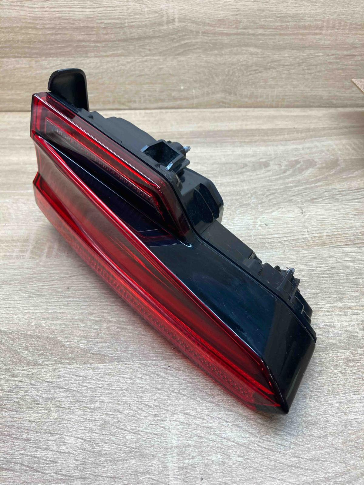 8W5945094A 2SK012247 04 USA Tailgate rear/tail lights Audi A4 S4 B9