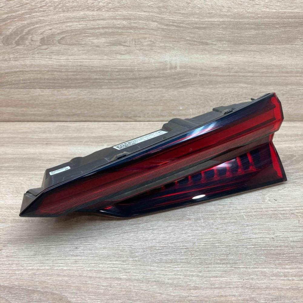 8W6945094F  USA Tailgate rear/tail lights Audi A5