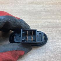 90310777 03930250  Electric window control switch Opel Kadett E