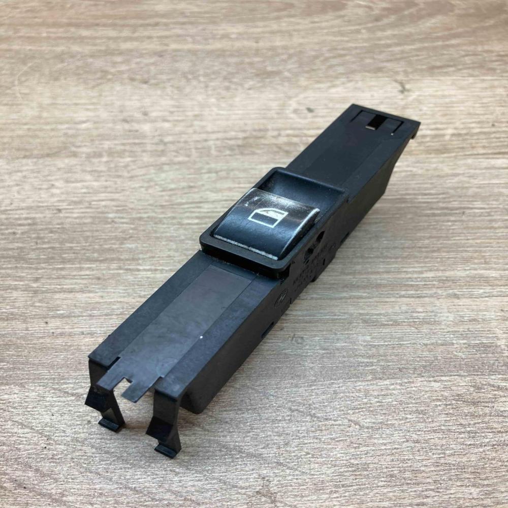 8381511 03120300  Electric window control switch BMW 3 E46