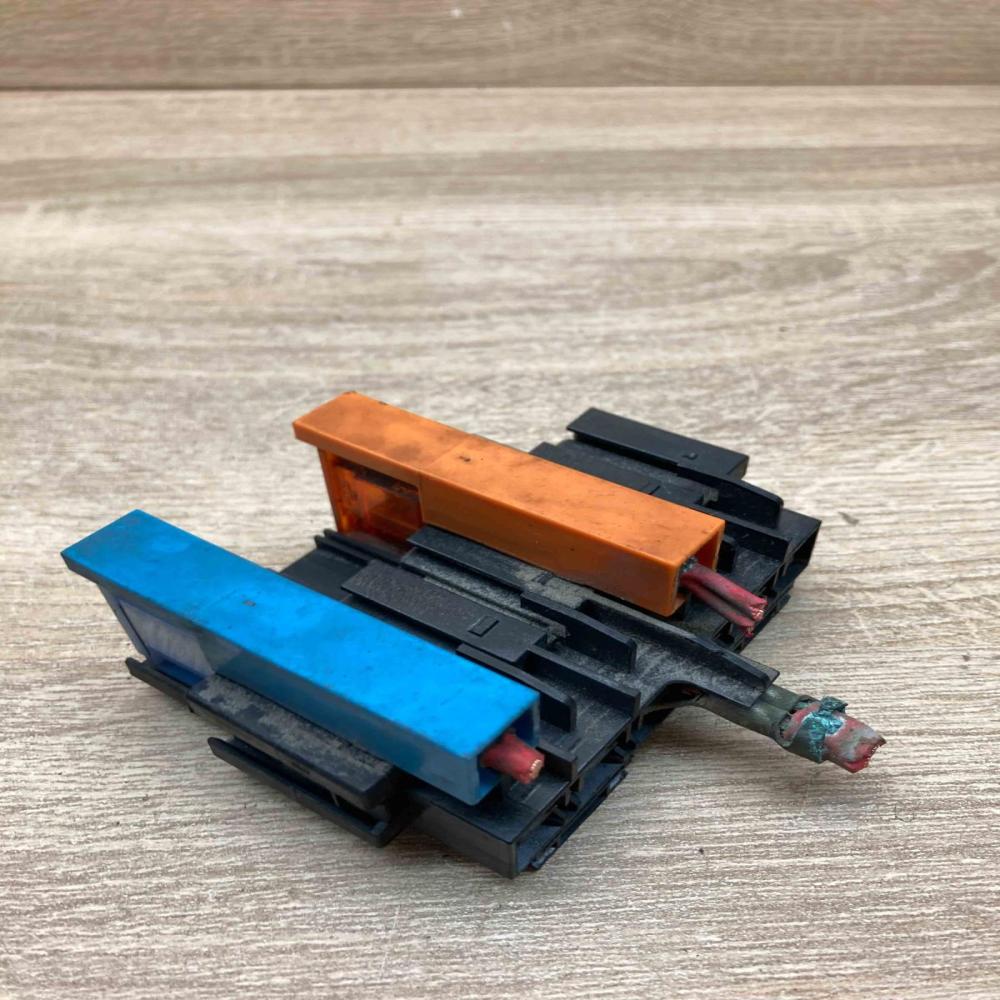 964728 1   Fuse module Renault Trafic III (X82)