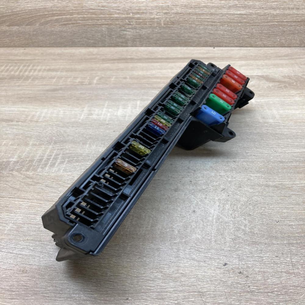 6957330 106887  Fuse box set BMW 5 E60 E61