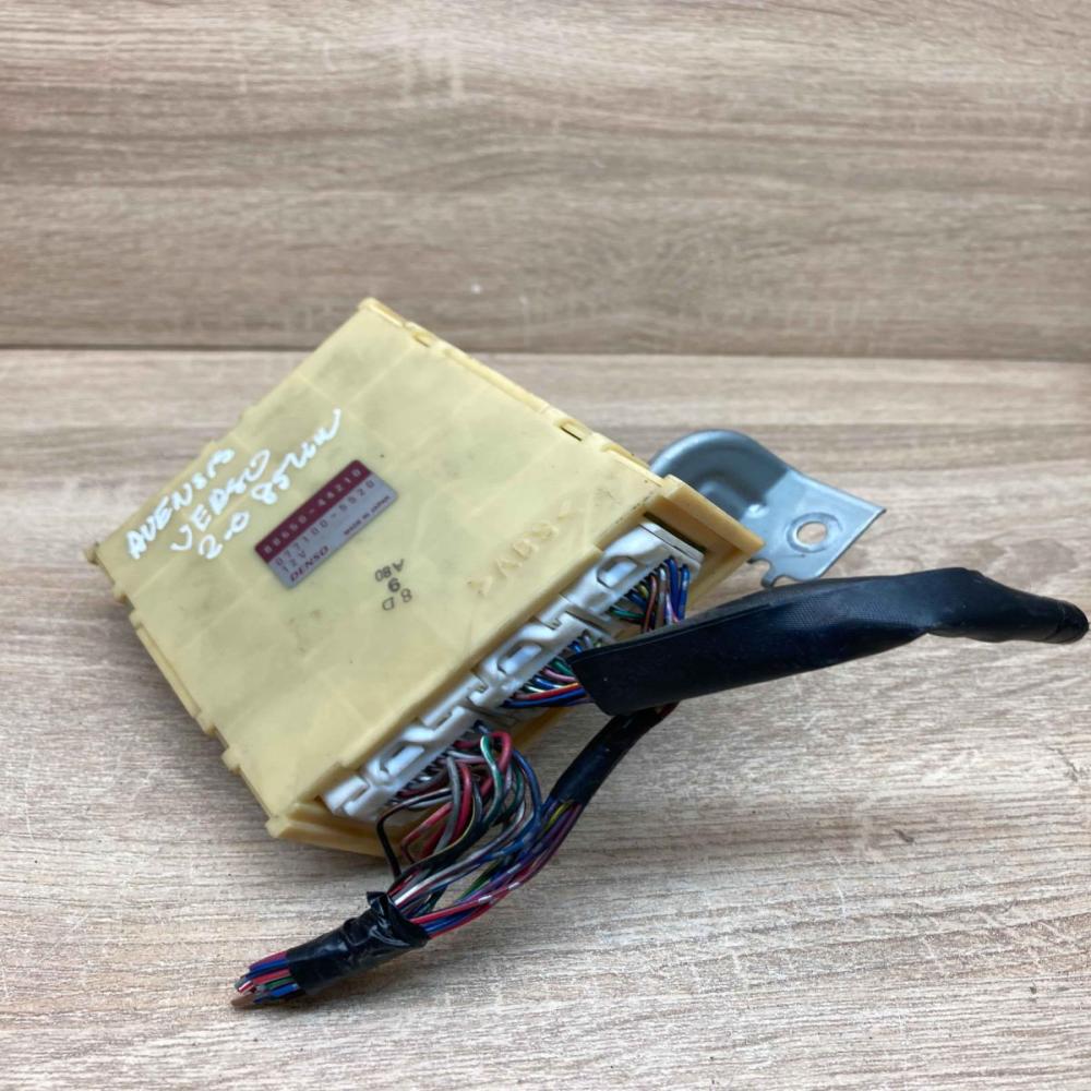 88650 44210 077100 5520 With Plug Engine control unit/module ECU Toyota Avensis