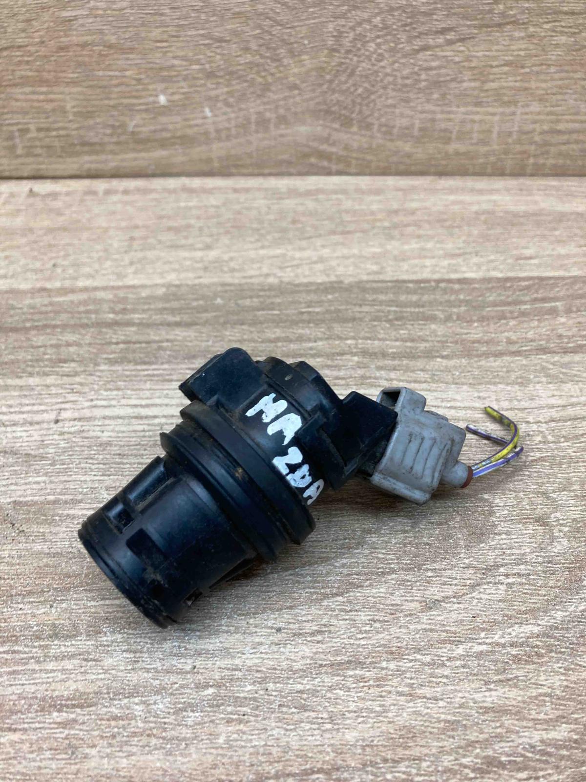 860310 9120  With Plug Windscreen/windshield washer pump Mazda 6