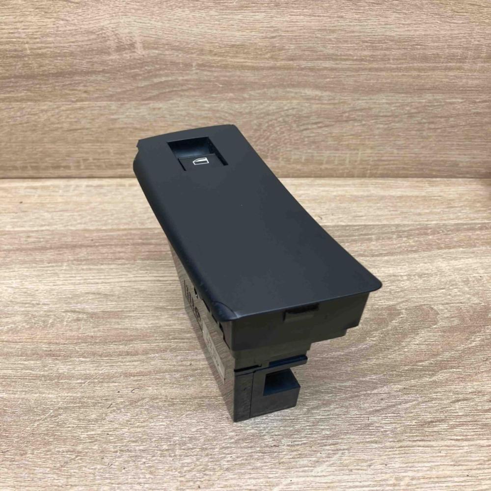 6925697   Electric window control switch BMW X5 E53