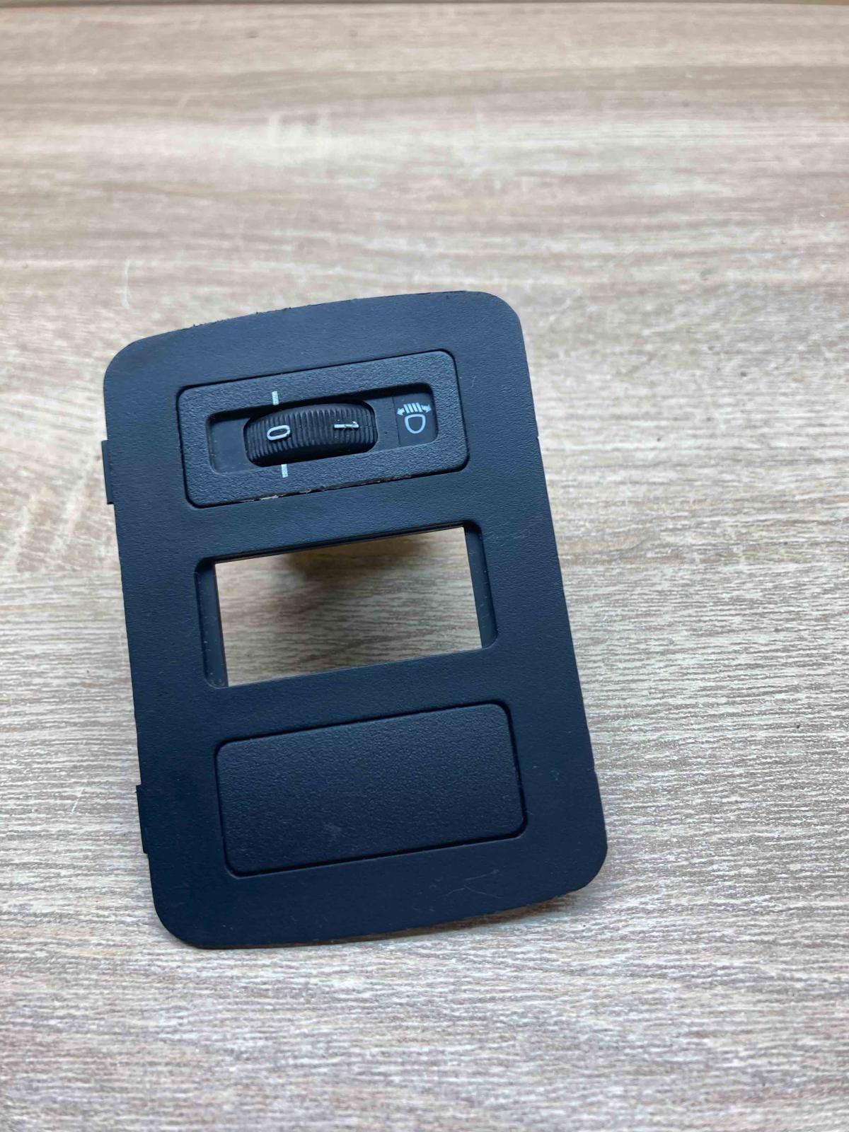 8360882 8146033  Headlight level height control switch BMW 3 E36