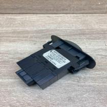 MR722223 C8D D101M A6  Electric window control switch Mitsubishi Galant