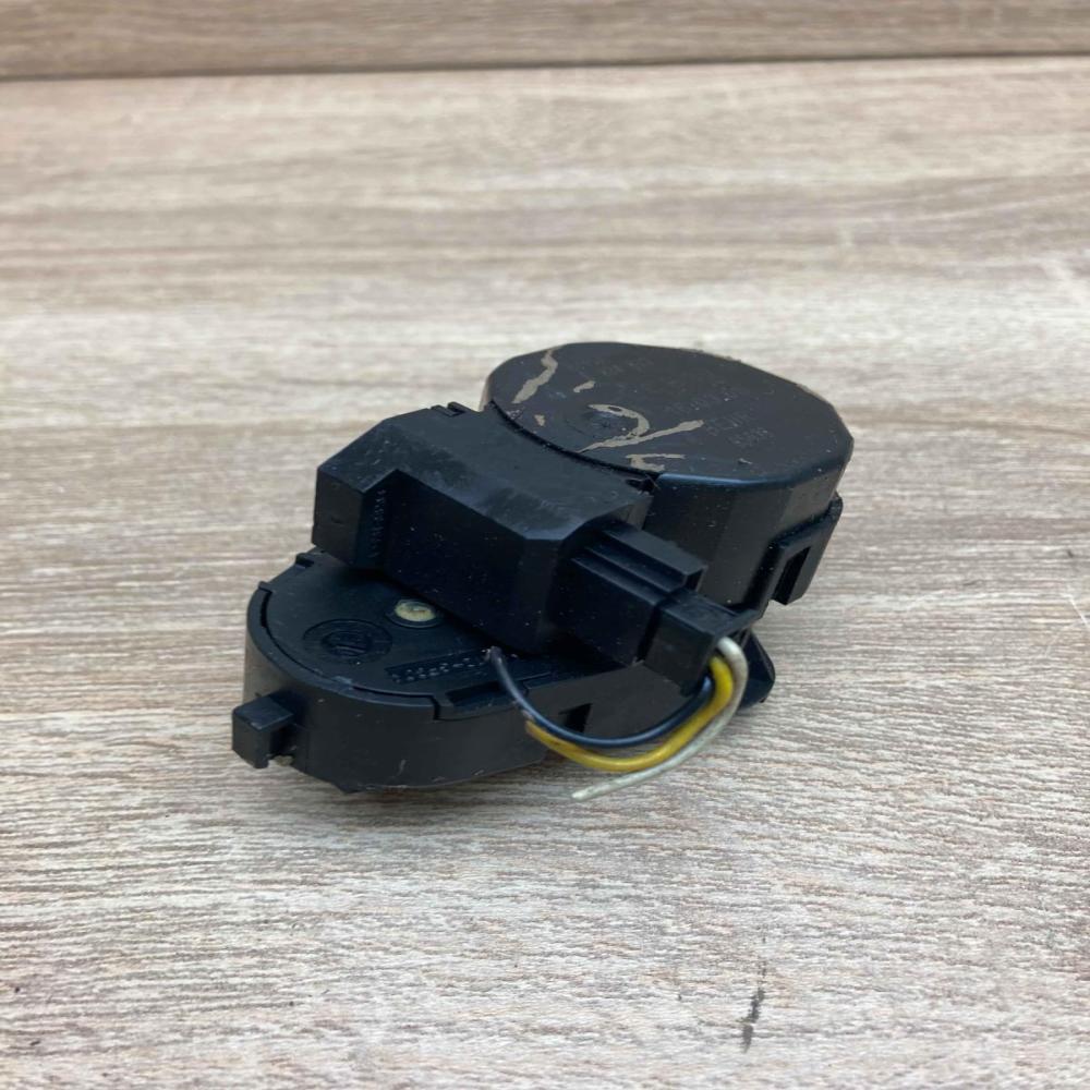 6934823  With Plug Air flap motor/actuator BMW X3 E83