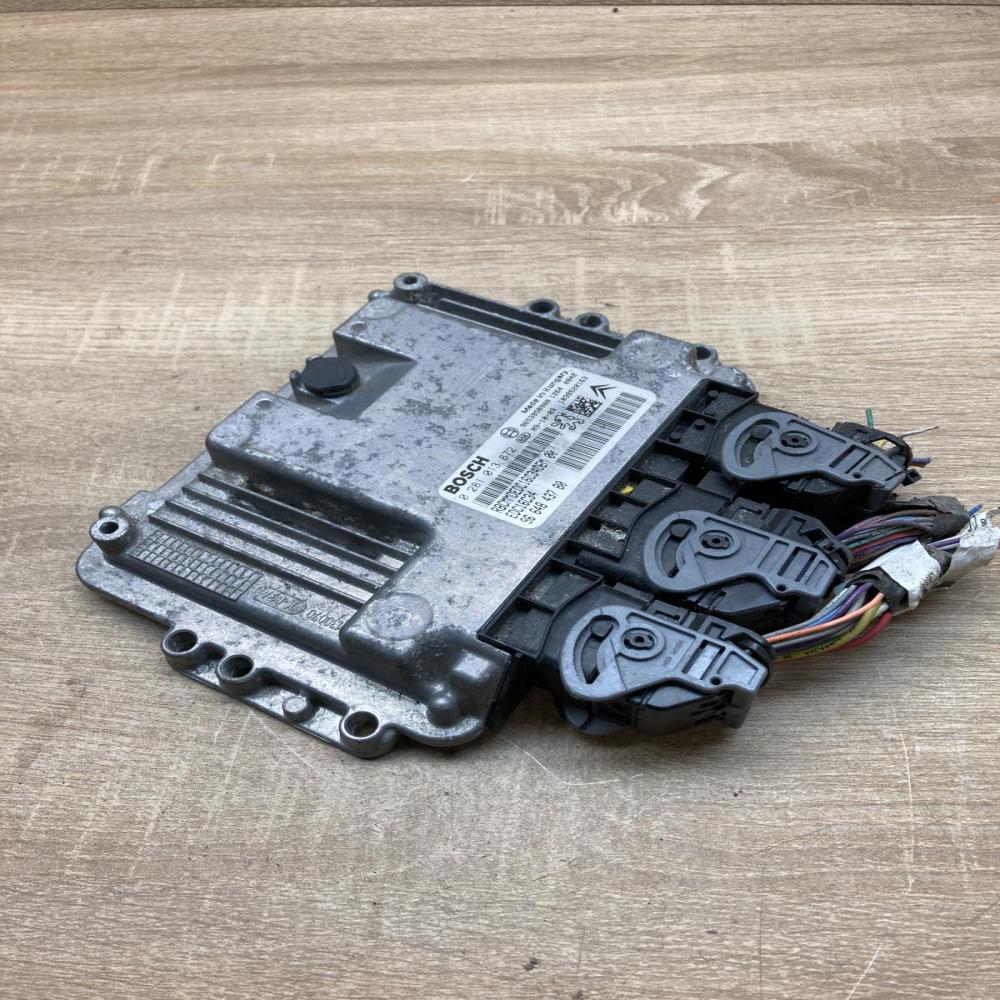 9664843780 0281013872  Engine control unit/module ECU Peugeot 308