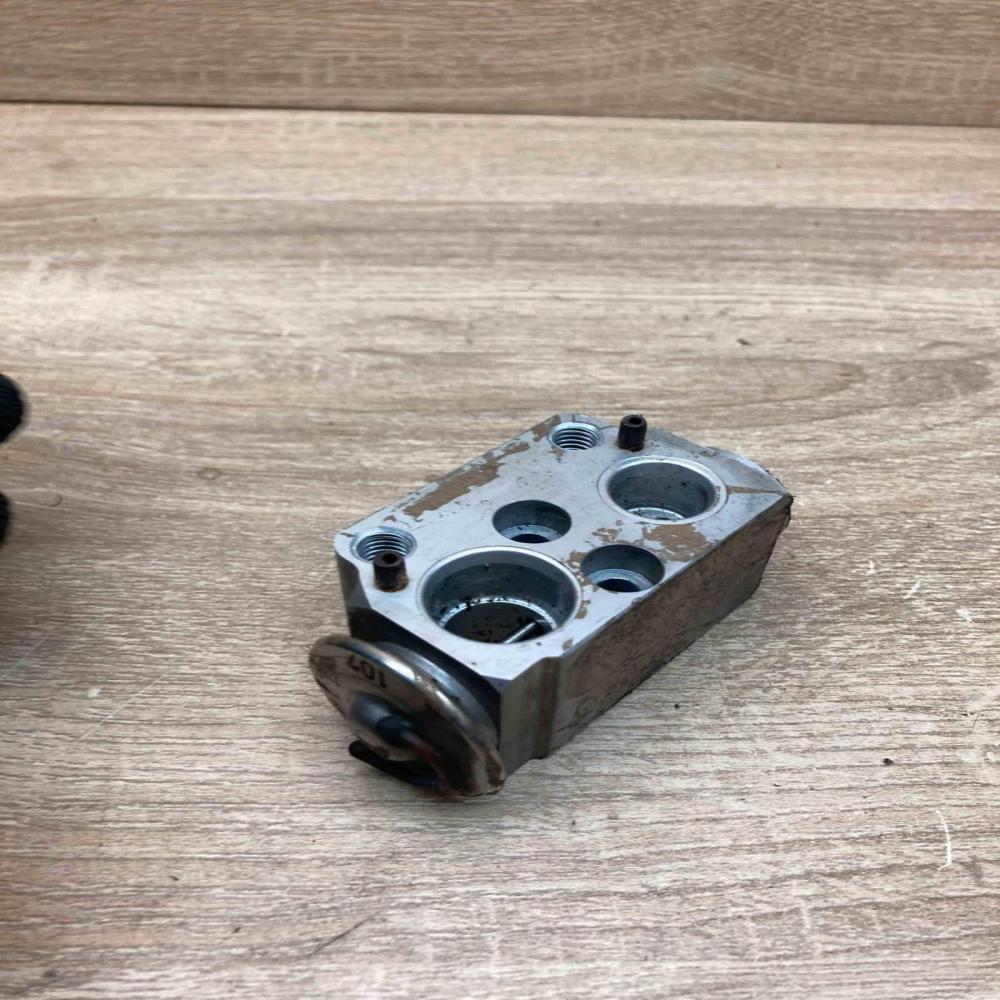 6981484   Air conditioning (A/C) expansion valve BMW 3 E90 E91