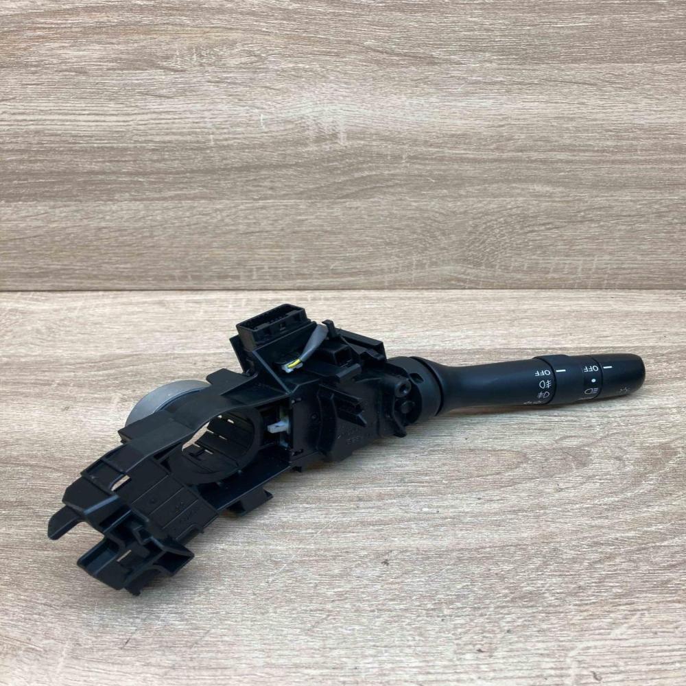 173832 02330 17F249 G28 Indicator stalk Toyota Auris 150